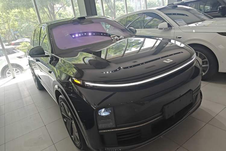 Used Li Auto L7 2025 Max Smart Refresh Edition Front Right 45 Deg