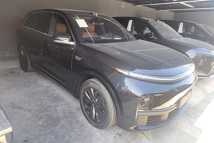 Used Li Auto L7 2025 Max Smart Refresh Edition Front Right 45 Deg