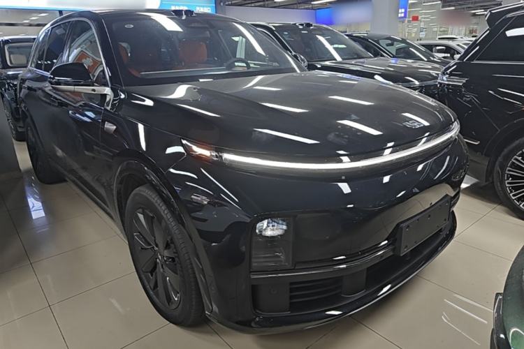Used Li Auto L7 2025 Max Smart Refresh Edition Front Right 45 Deg