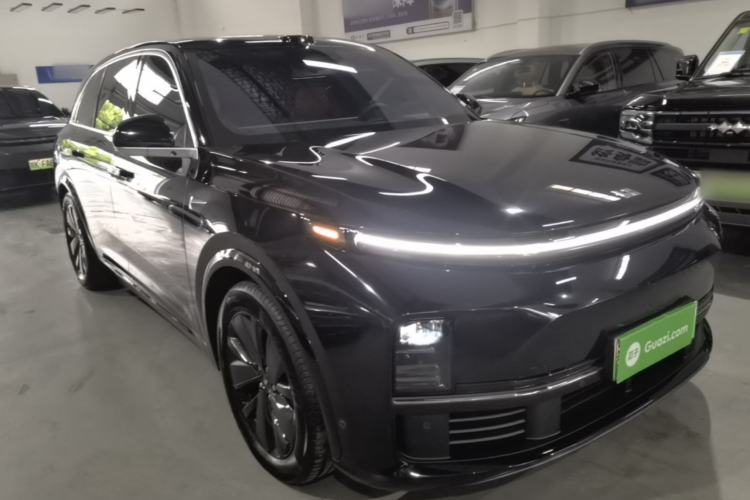 Used Li Auto L7 2025 Max Smart Refresh Edition Front Right 45 Deg