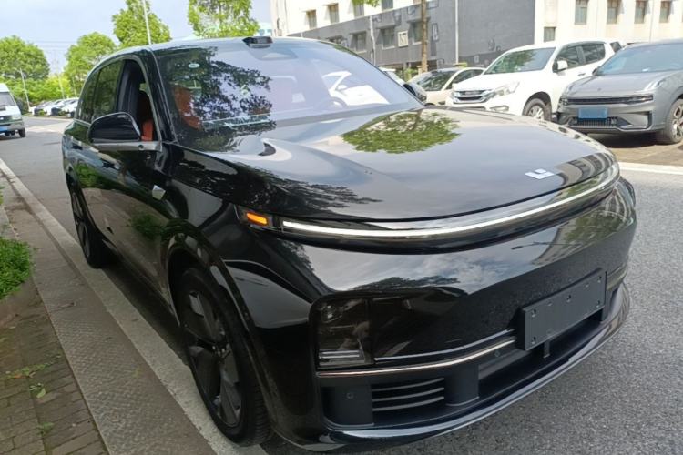 Used Li Auto L7 2025 Max Smart Refresh Edition Front Right 45 Deg