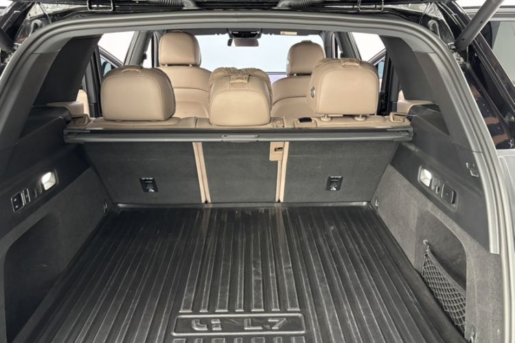 Used Li Auto L7 2025 Max Smart Refresh Edition Interior 1