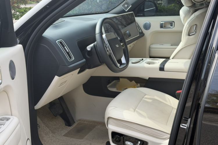 Used Li Auto L7 2025 Pro Smart Refresh Edition Interior 3