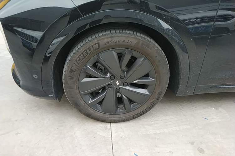 Used Li Auto L7 2025 Max Smart Refresh Edition Left Front Wheel Hub