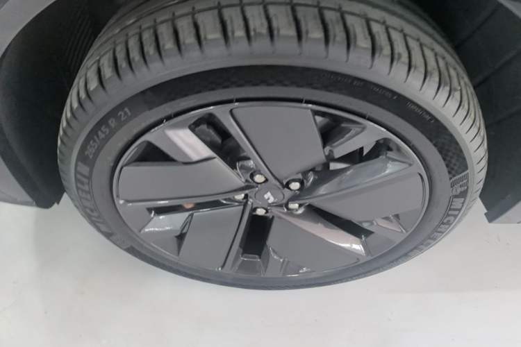 Used Li Auto L7 2025 Max Smart Refresh Edition Left Front Wheel Hub