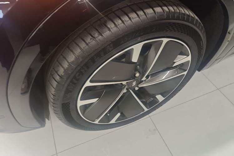 Used Li Auto L7 2025 Ultra Smart Refreshed Edition Left Front Wheel Hub