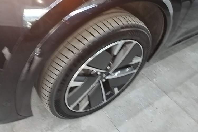 Used Li Auto L7 2025 Max Smart Refresh Edition Left Front Wheel Hub