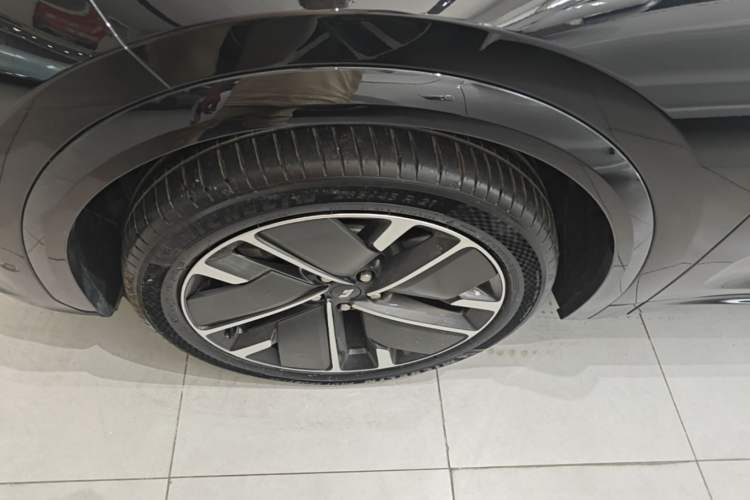 Used Li Auto L7 2025 Max Smart Refresh Edition Left Front Wheel Hub