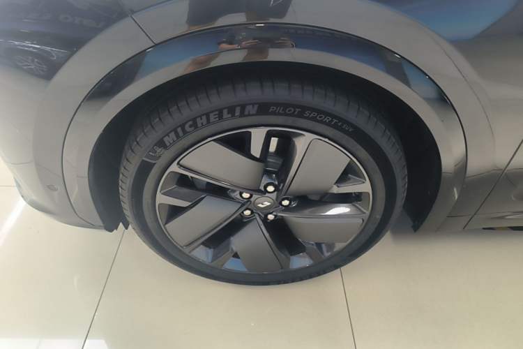 Used Li Auto L7 2025 Ultra Smart Refreshed Edition Left Front Wheel Hub