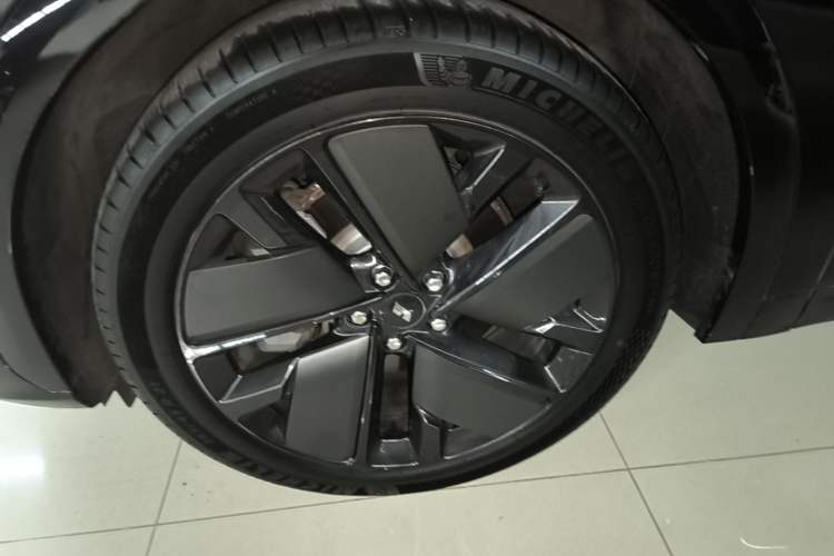 Used Li Auto L7 2025 Max Smart Refresh Edition Left Front Wheel Hub