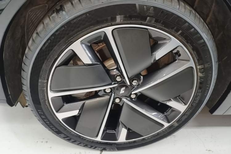 Used Li Auto L7 2025 Ultra Smart Refreshed Edition Left Front Wheel Hub