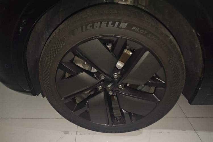 Used Li Auto L7 2025 Ultra Smart Refreshed Edition Left Front Wheel Hub