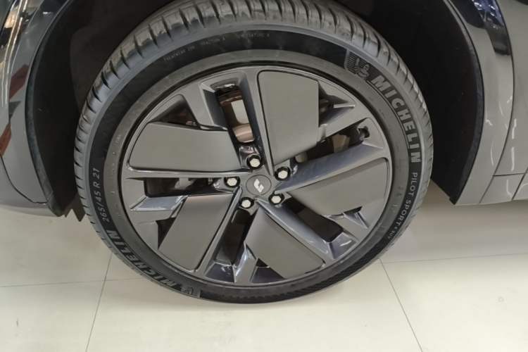 Used Li Auto L7 2025 Ultra Smart Refreshed Edition Left Front Wheel Hub