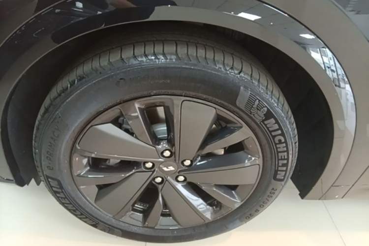Used Li Auto L7 2025 Max Smart Refresh Edition Left Front Wheel Hub