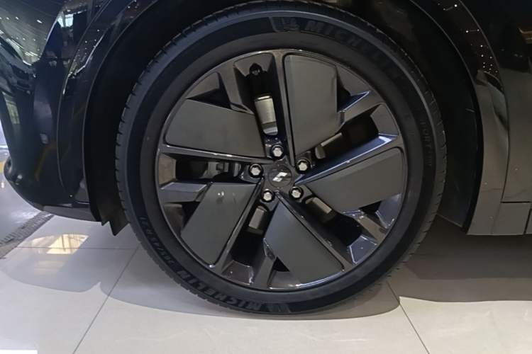 Used Li Auto L7 2025 Pro Smart Refresh Edition Left Front Wheel Hub