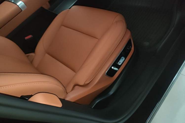 Used Li Auto L7 2025 Pro Smart Refresh Edition Right Front Seat