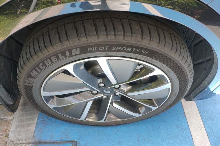 Used Li Auto L7 2025 Ultra Smart Refreshed Edition Right Front Wheel Hub