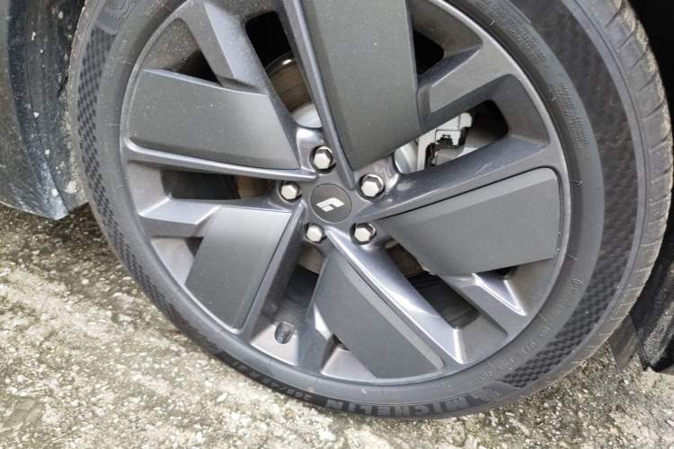 Used Li Auto L7 2025 Pro Smart Refresh Edition Right Front Wheel Hub