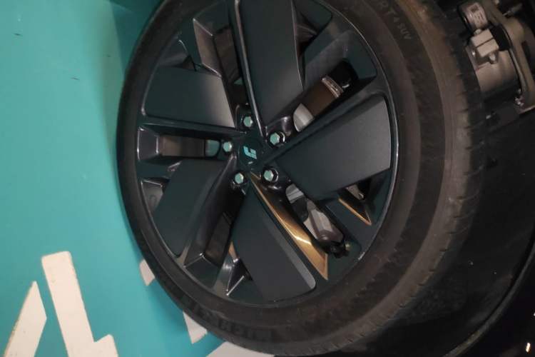 Used Li Auto L7 2025 Max Smart Refresh Edition Right Front Wheel Hub