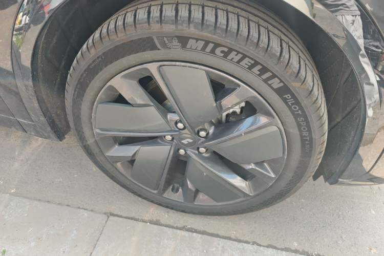 Used Li Auto L7 2025 Max Smart Refresh Edition Right Front Wheel Hub