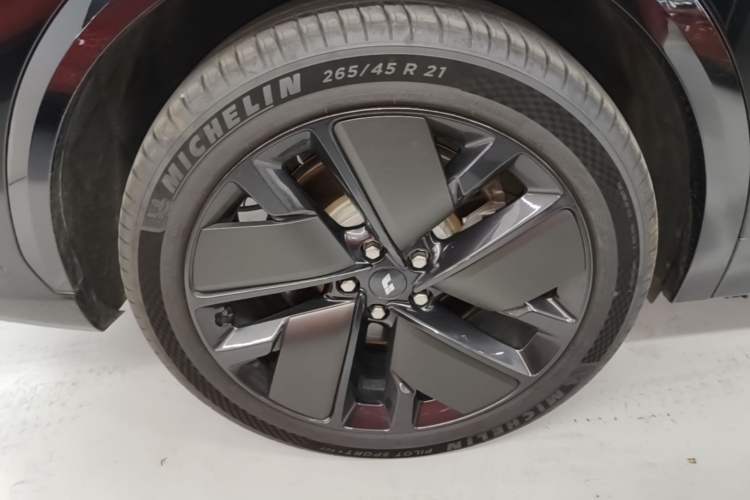 Used Li Auto L7 2025 Ultra Smart Refreshed Edition Right Rear Wheel Hub
