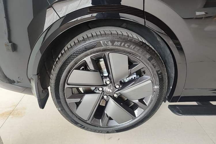 Used Li Auto L7 2025 Max Smart Refresh Edition Right Rear Wheel Hub