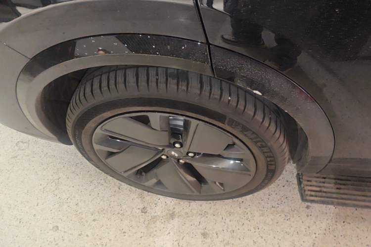Used Li Auto L7 2025 Ultra Smart Refreshed Edition Right Rear Wheel Hub