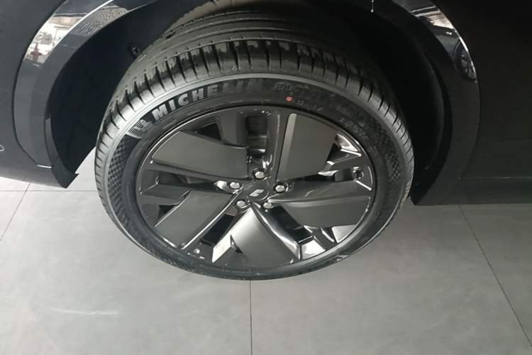 Used Li Auto L7 2025 Max Smart Refresh Edition Right Rear Wheel Hub