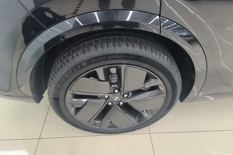 Used Li Auto L7 2025 Ultra Smart Refreshed Edition Right Rear Wheel Hub