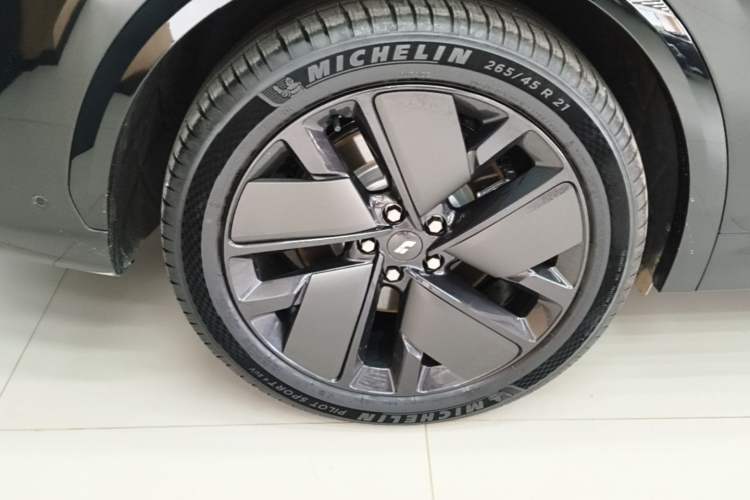 Used Li Auto L7 2025 Ultra Smart Refreshed Edition Right Rear Wheel Hub