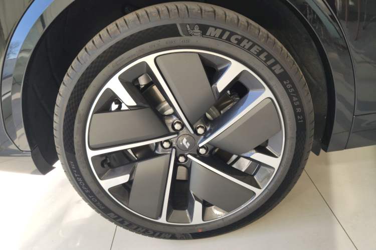 Used Li Auto L7 2025 Ultra Smart Refreshed Edition Right Rear Wheel Hub