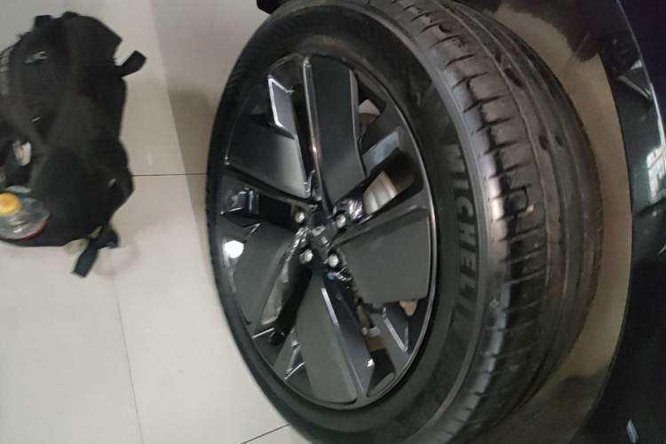 Used Li Auto L7 2025 Pro Smart Refresh Edition Right Rear Wheel Hub