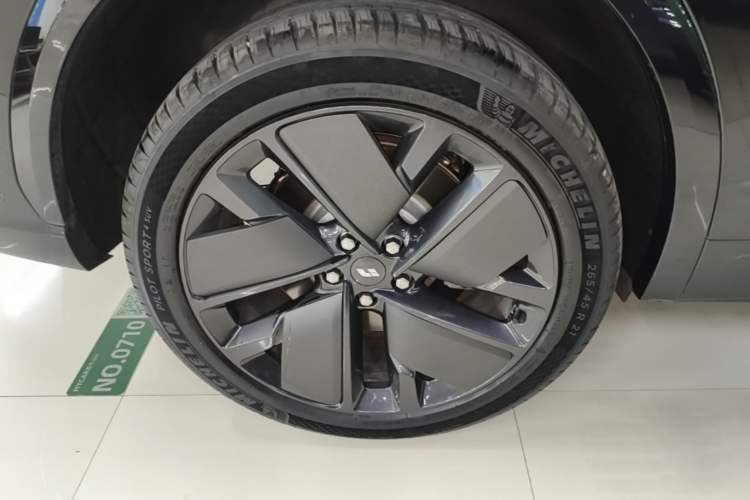Used Li Auto L7 2025 Ultra Smart Refreshed Edition Right Rear Wheel Hub