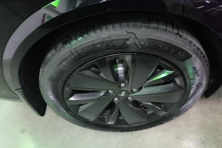 Used Li Auto L7 2025 Max Smart Refresh Edition Right Rear Wheel Hub