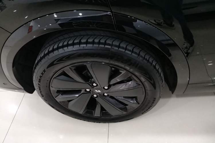 Used Li Auto L7 2025 Pro Smart Refresh Edition Right Rear Wheel Hub