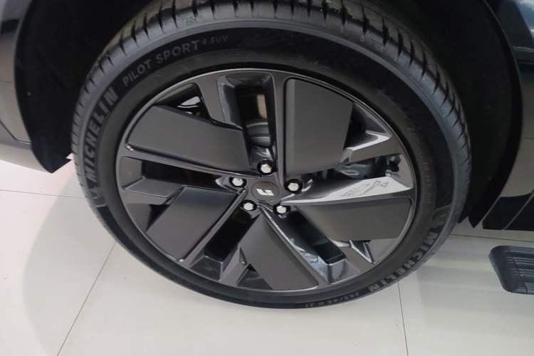 Used Li Auto L7 2025 Max Smart Refresh Edition Right Rear Wheel Hub