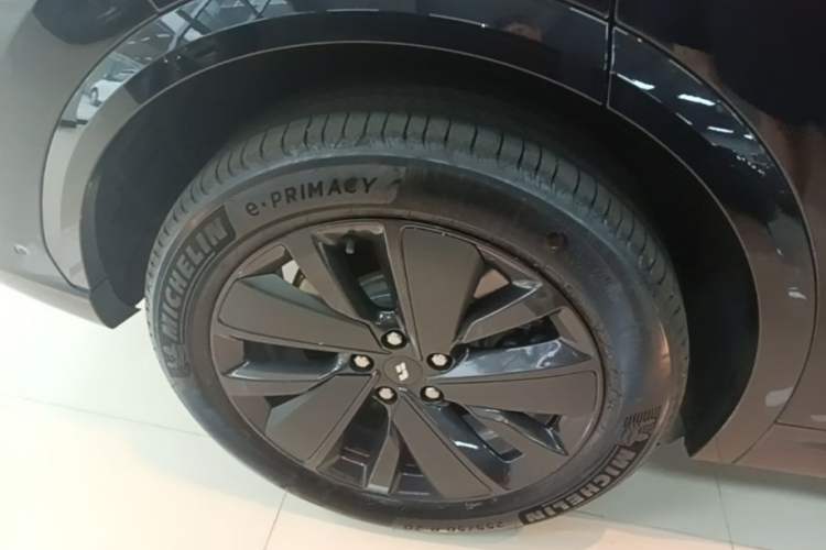 Used Li Auto L7 2025 Max Smart Refresh Edition Right Rear Wheel Hub