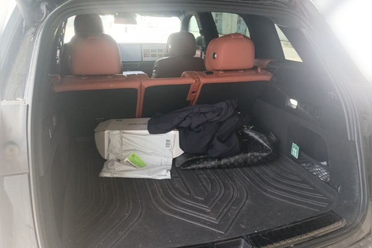 Used Li Auto L7 2025 Pro Smart Refresh Edition Trunk