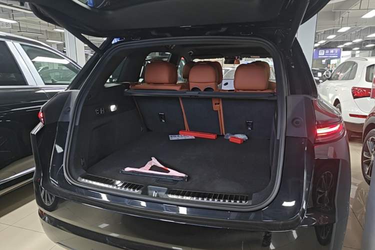 Used Li Auto L7 2025 Max Smart Refresh Edition Trunk