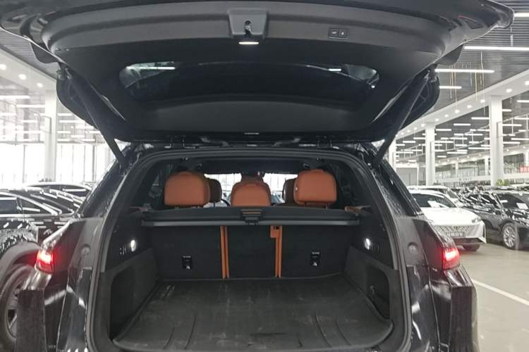 Used Li Auto L7 2025 Max Smart Refresh Edition Trunk