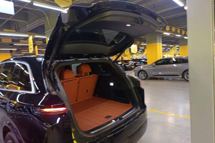 Used Li Auto L7 2025 Max Smart Refresh Edition Trunk