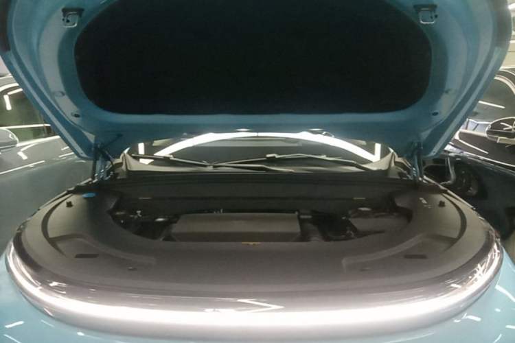 Used Li Auto L7 2025 Ultra Smart Refreshed Edition Engine Bay