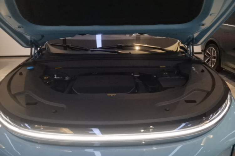 Used Li Auto L7 2025 Ultra Smart Refreshed Edition Engine Bay