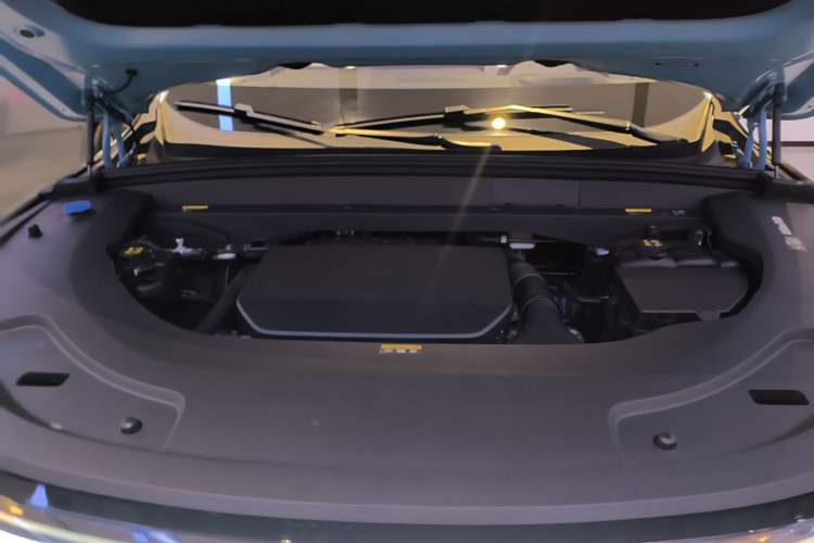 Used Li Auto L7 2025 Ultra Smart Refreshed Edition Engine Bay
