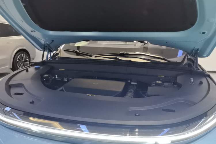 Used Li Auto L7 2025 Ultra Smart Refreshed Edition Engine Bay
