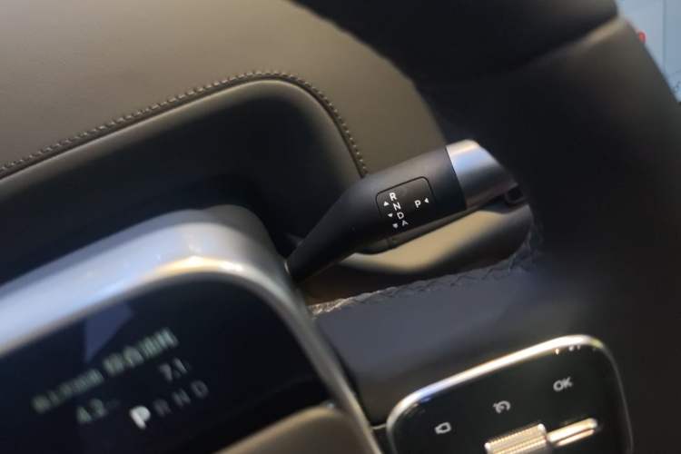 Used Li Auto L7 2025 Ultra Smart Refreshed Edition Gear Lever