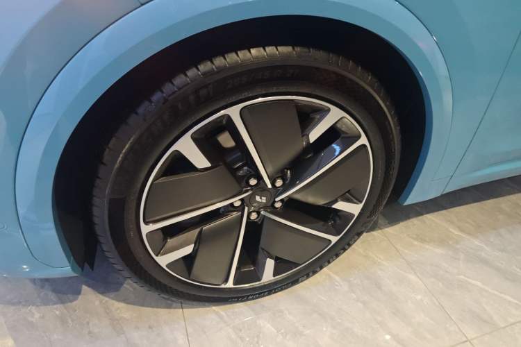 Used Li Auto L7 2025 Ultra Smart Refreshed Edition Left Front Wheel Hub