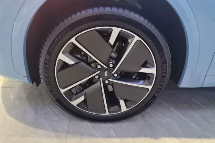 Used Li Auto L7 2025 Ultra Smart Refreshed Edition Left Front Wheel Hub