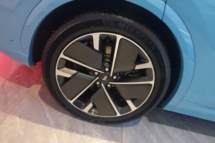 Used Li Auto L7 2025 Ultra Smart Refreshed Edition Right Rear Wheel Hub