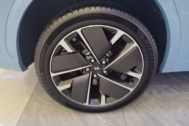 Used Li Auto L7 2025 Ultra Smart Refreshed Edition Right Rear Wheel Hub